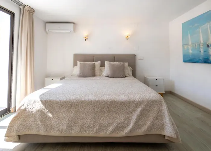 Willa Siempre Domingo *